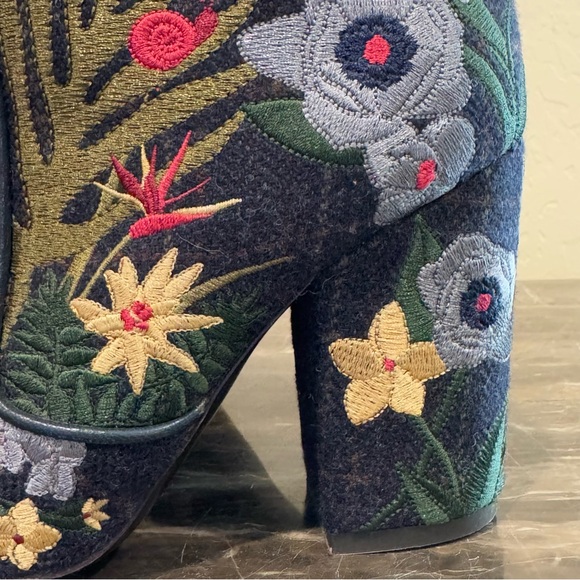 NEW Laurence Dacade Embroidered Booties - Picture 5 of 12